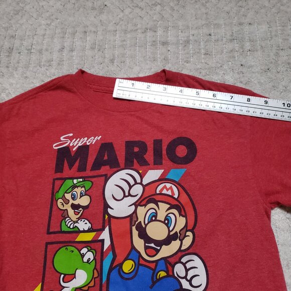 Super Mario Bros - Super Mario & Friends Big Boy's Red T-Shirt Size Small - Picture 2 of 15